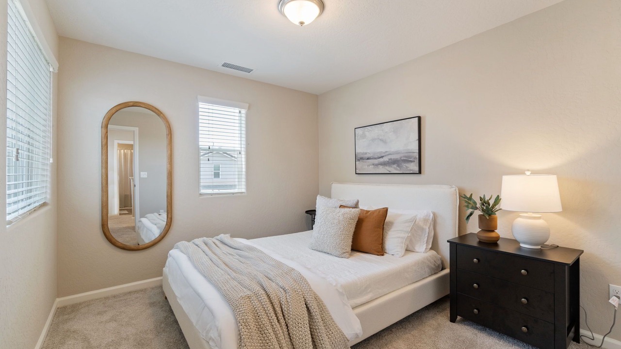 Photo of Bedroom in Raisin