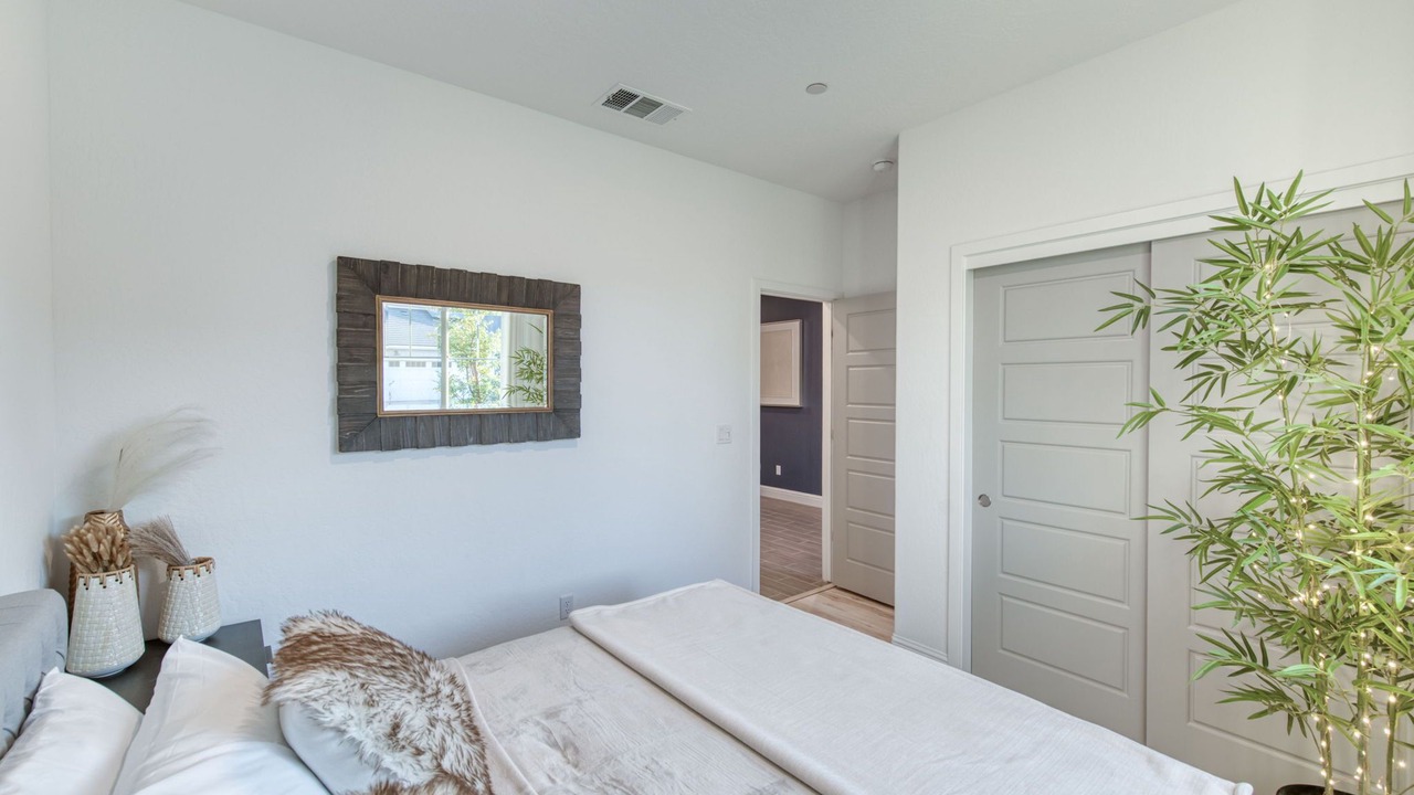 Photo of Bedroom in Raisin