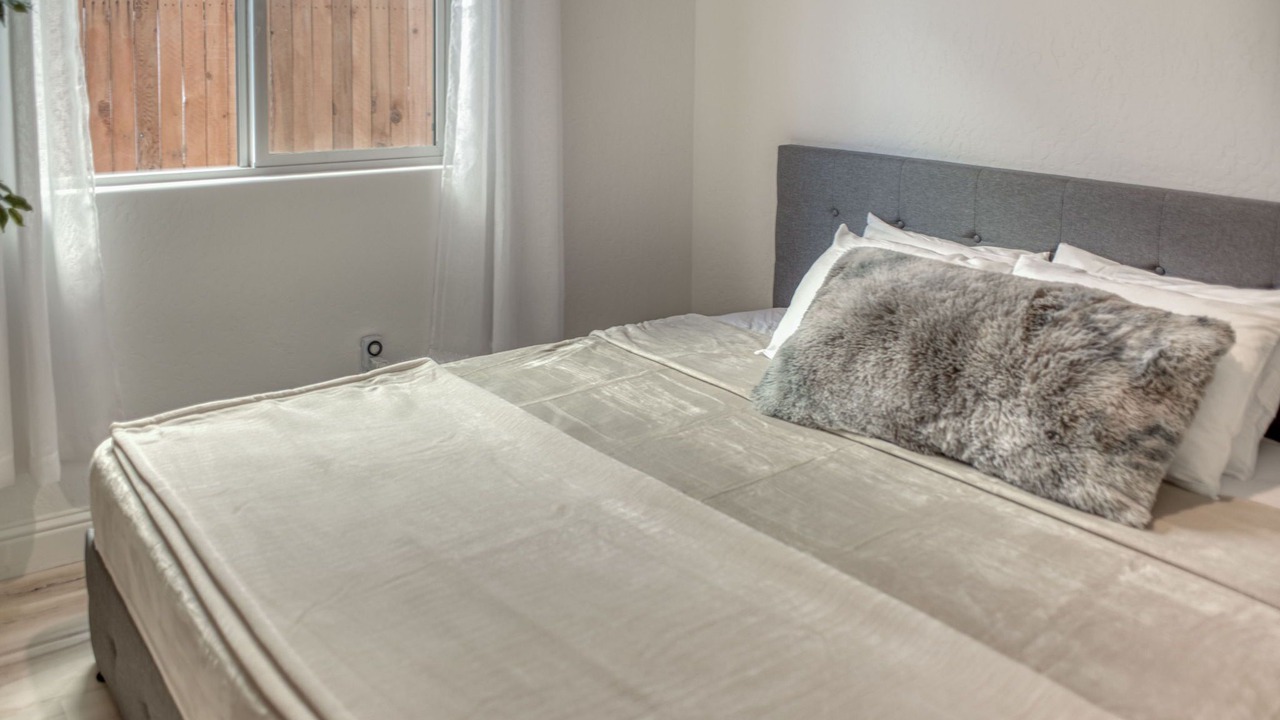 Photo of Bedroom in Raisin