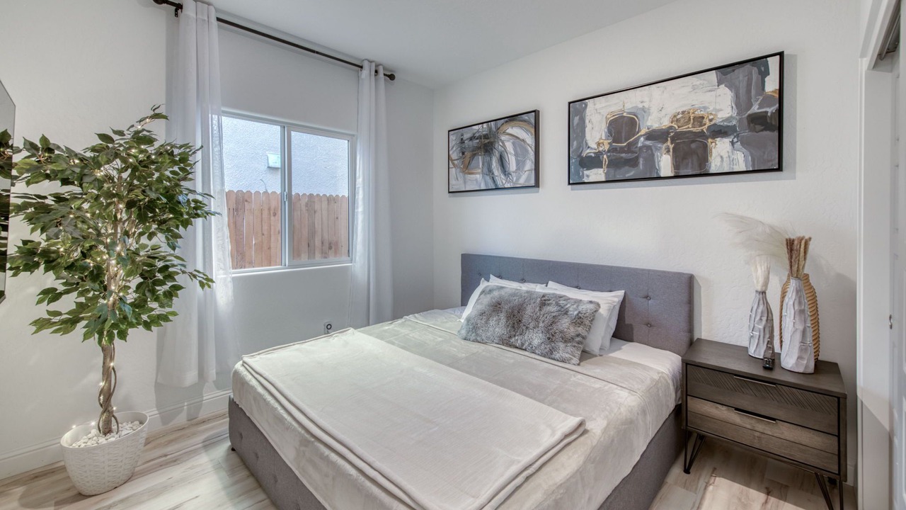 Photo of Bedroom in Raisin