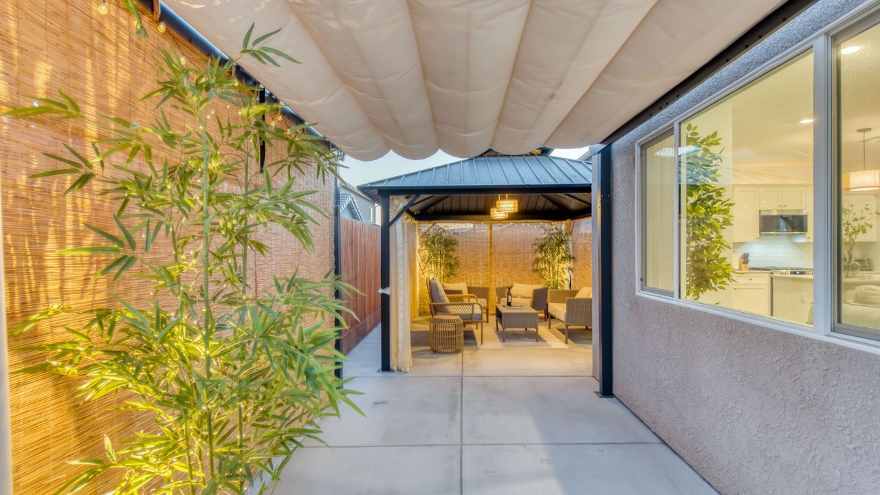 Photo of Patio Balcony in Raisin