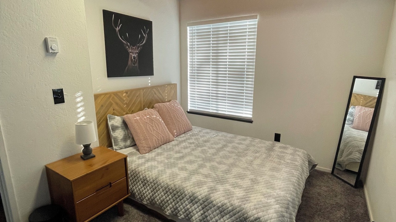 Photo of Bedroom in Groveland