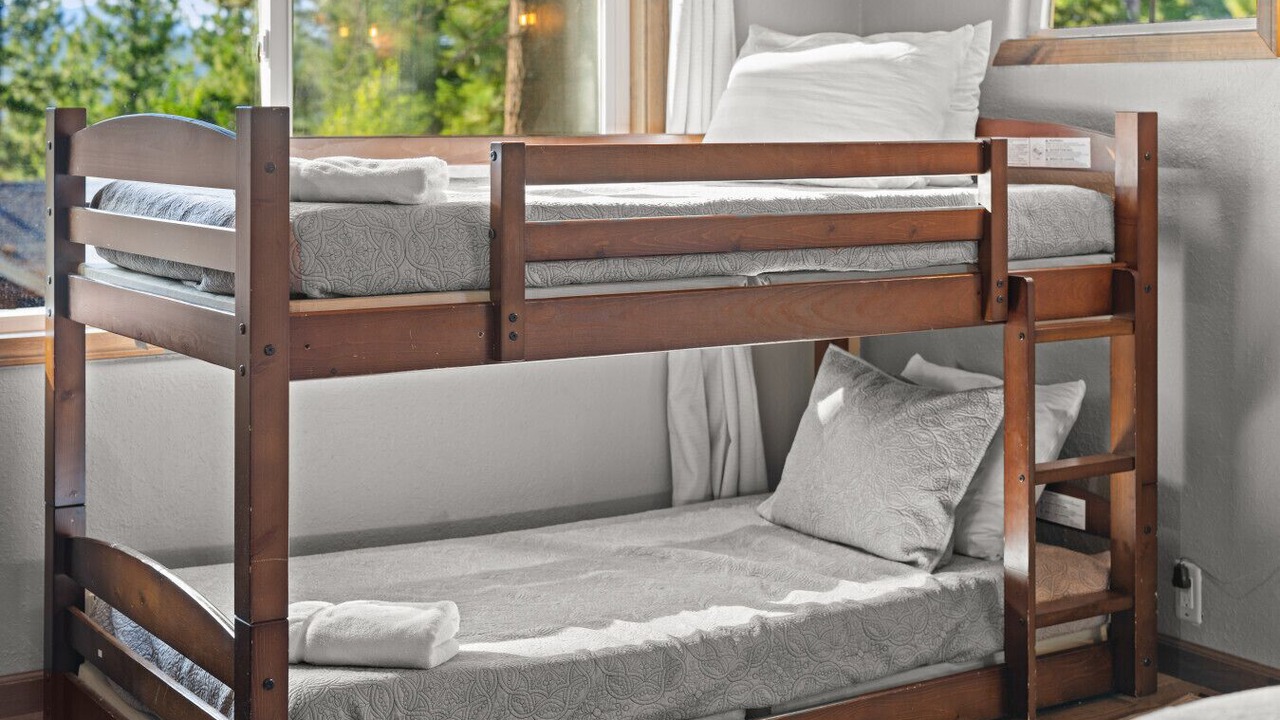 Photo of Bedroom in Country Club Estates