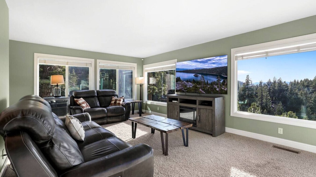 Photo of Livingroom in Tahoe Village