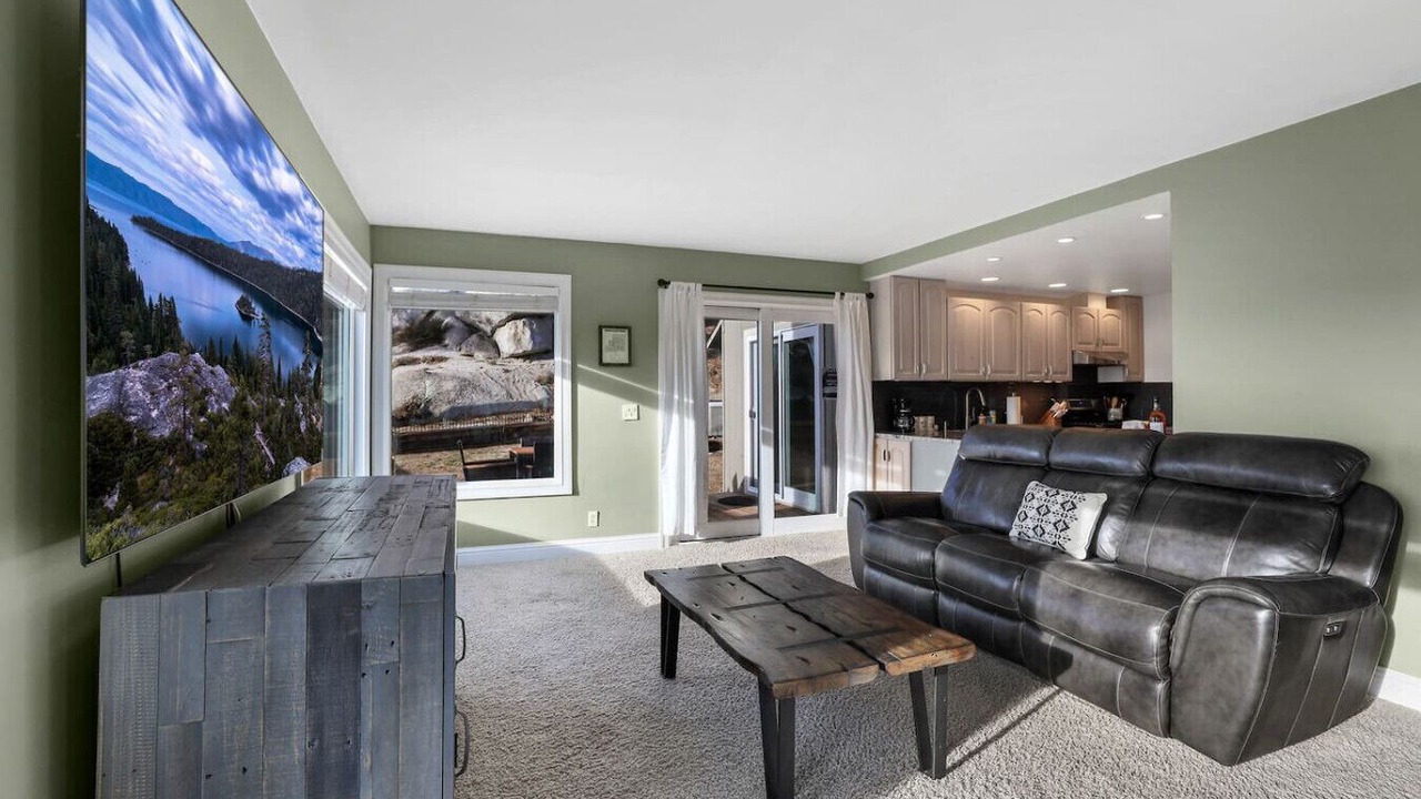 Photo of Livingroom in Tahoe Village
