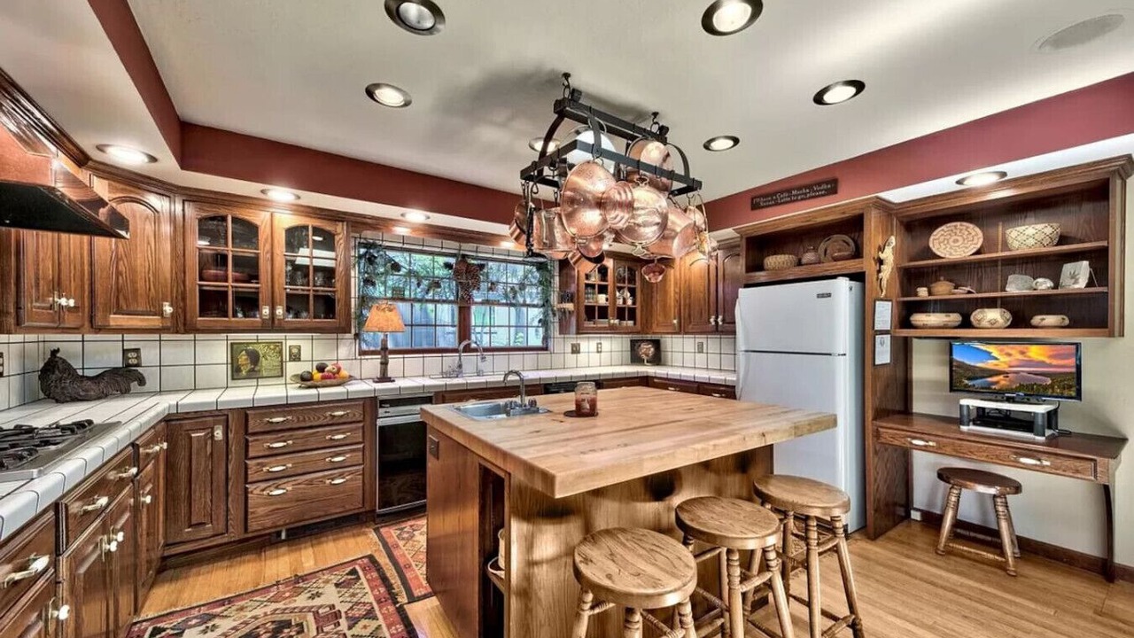Photo of Kitchen in Black Bart
