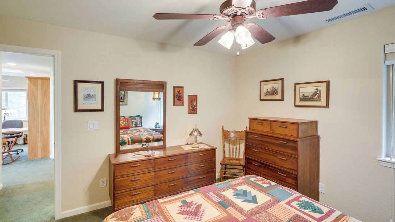 Photo of Bedroom in Lake Almanor West