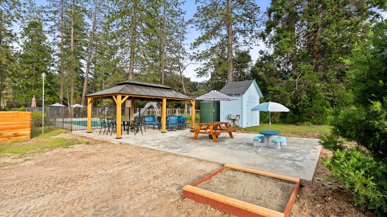 Photo of Outdoor in Oakhurst