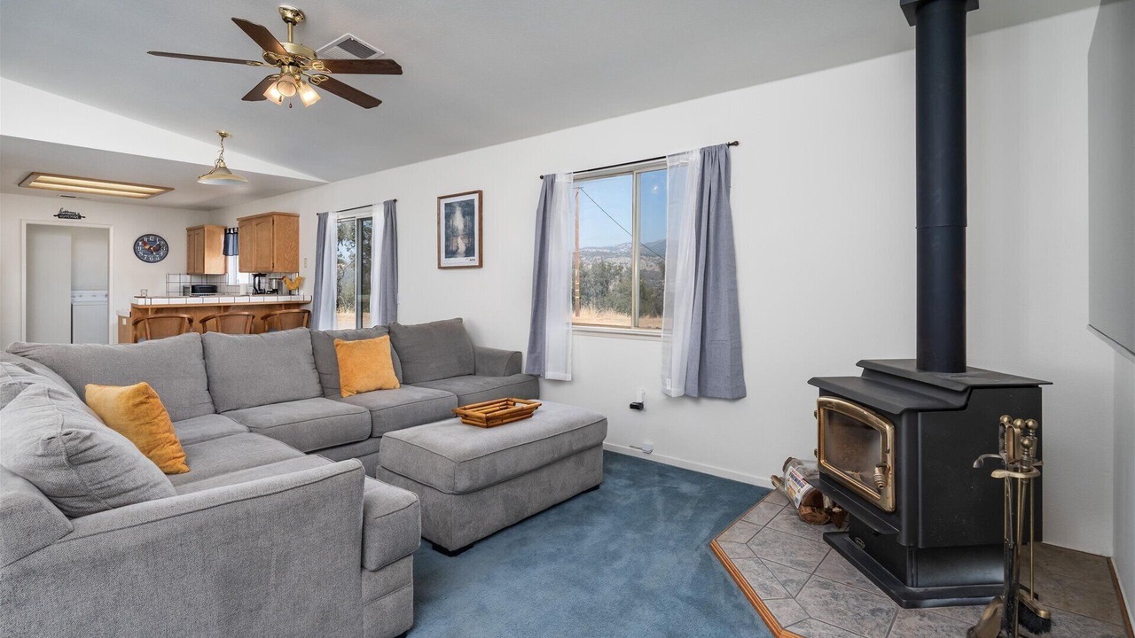 Photo of Livingroom in Coarsegold