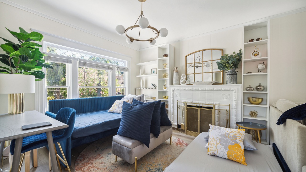 Photo of Bedroom in Piedmont Avenue