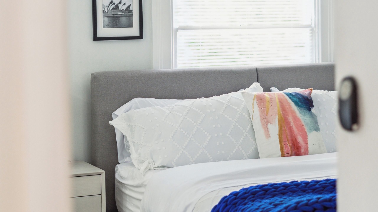 Photo of Bedroom in Piedmont Avenue