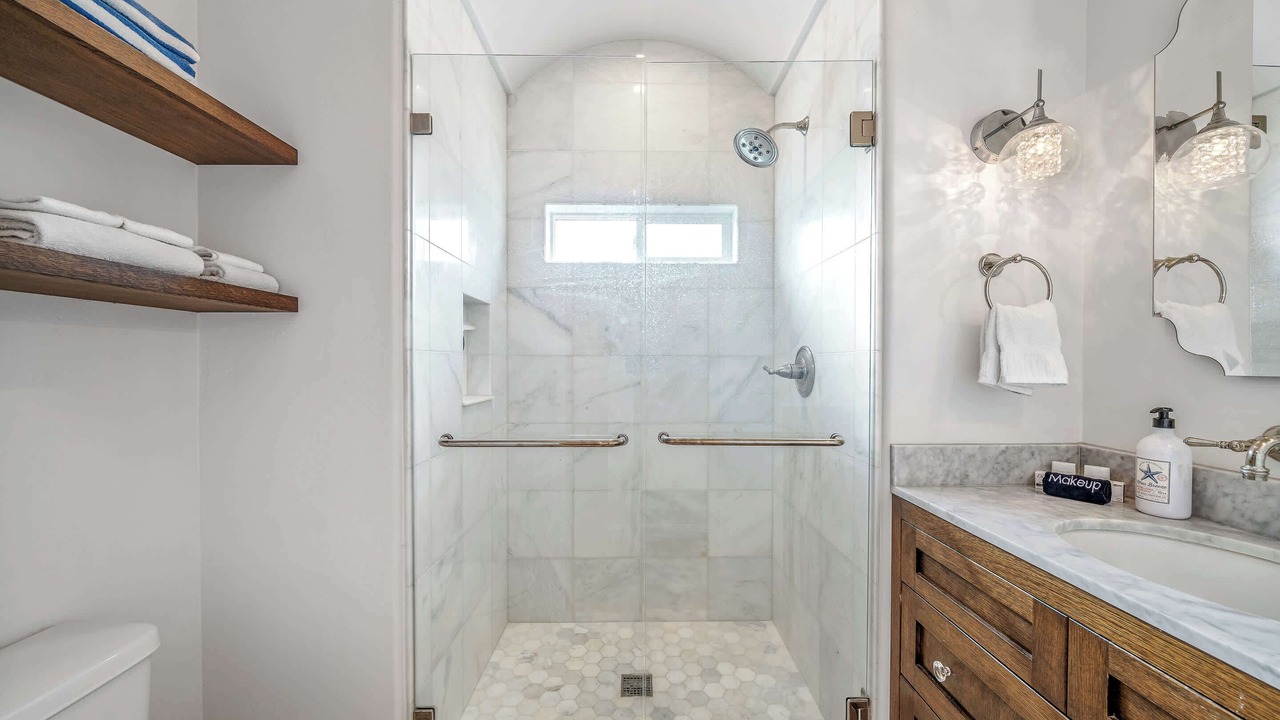 Photo of Bathroom in Seaside