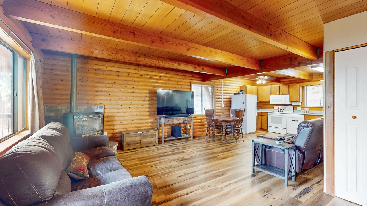Photo of Livingroom in Tahoma
