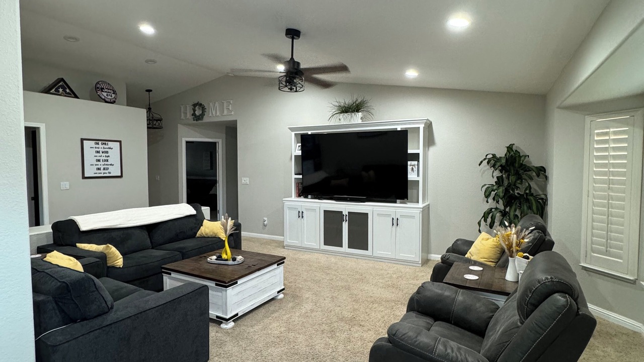 Photo of Livingroom in Spanish Springs