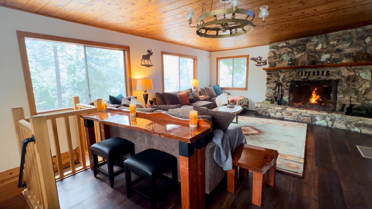 Photo of Livingroom in Oakhurst