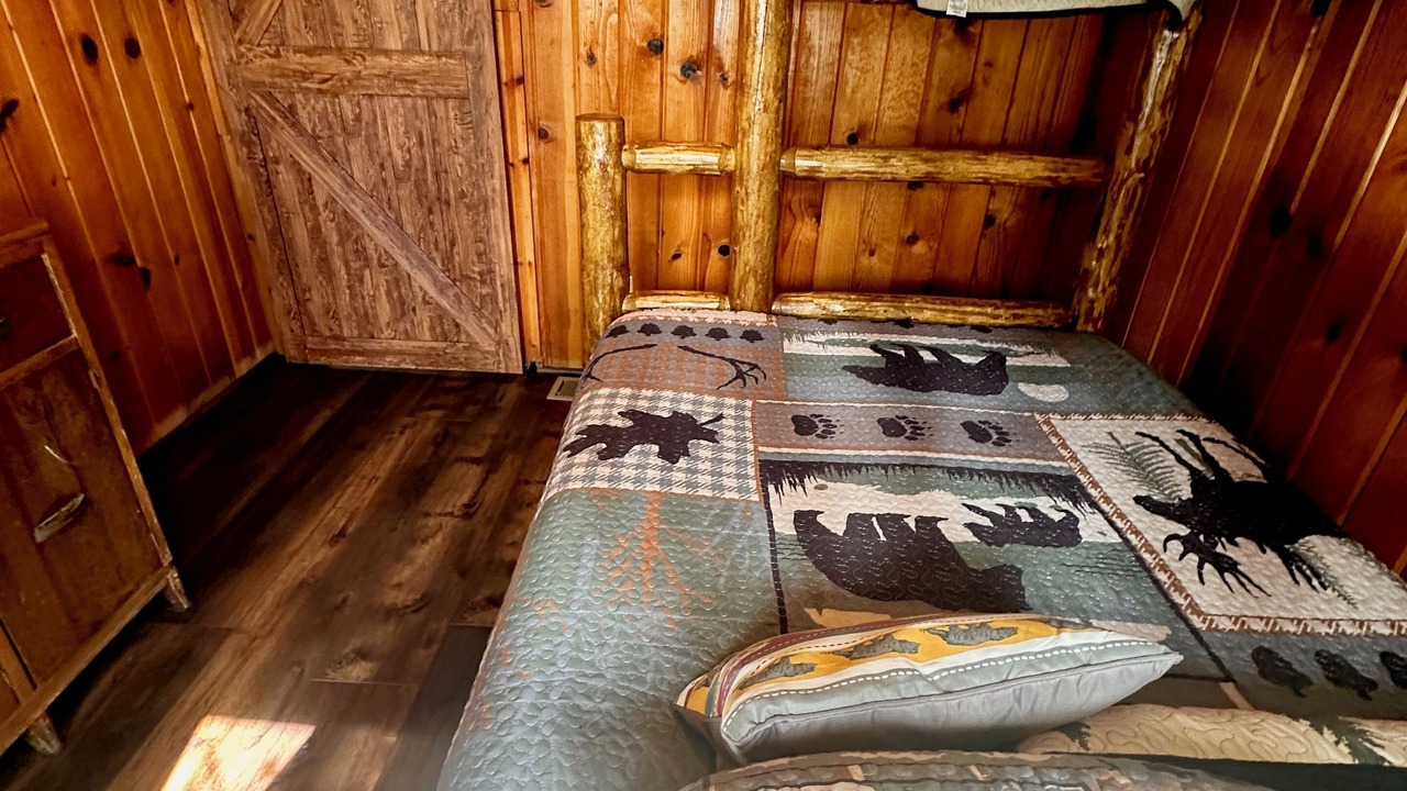 Photo of Bedroom in Oakhurst