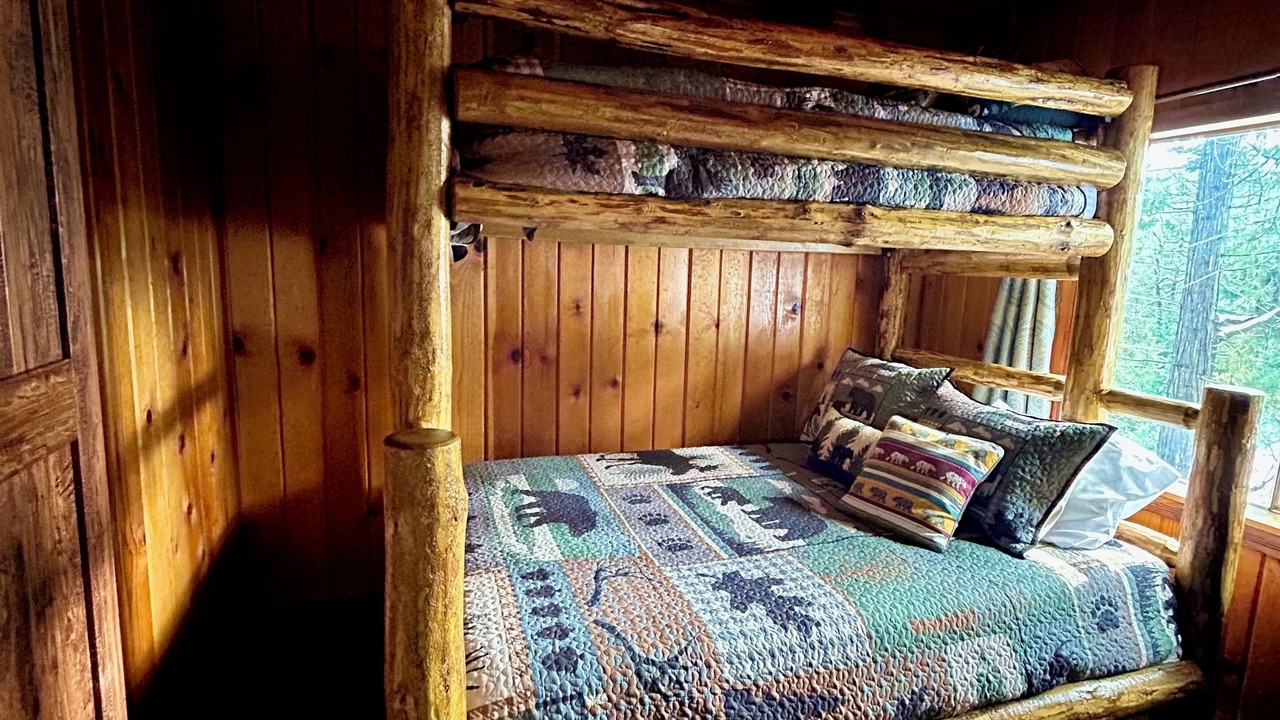 Photo of Bedroom in Oakhurst