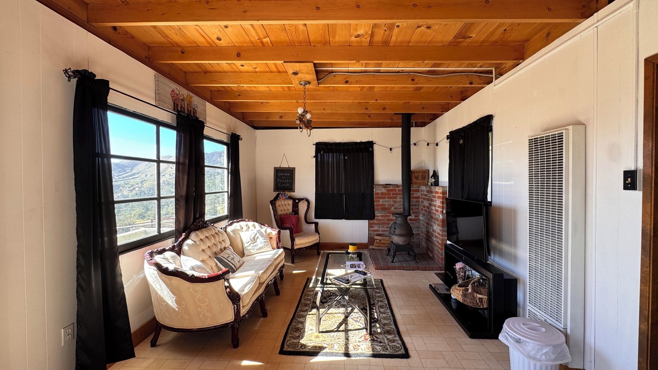 Photo of Livingroom in Weldon