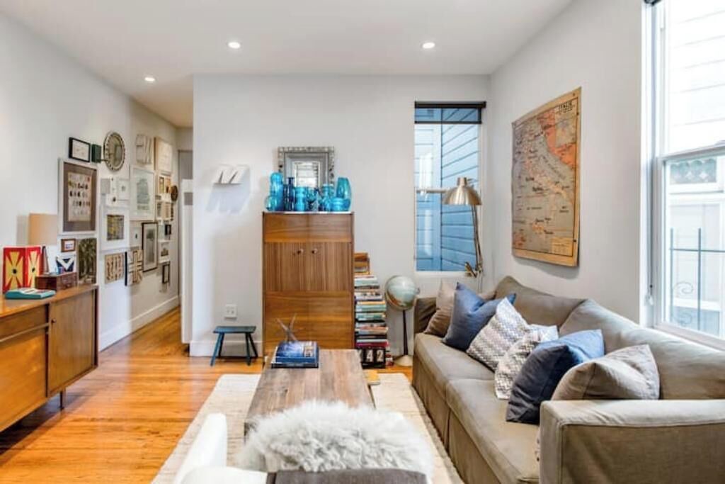 Photo of Livingroom in Hayes Valley