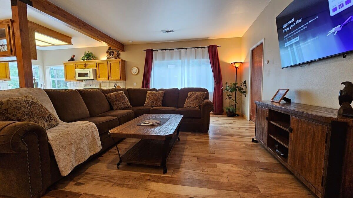 Photo of Livingroom in Bass Lake