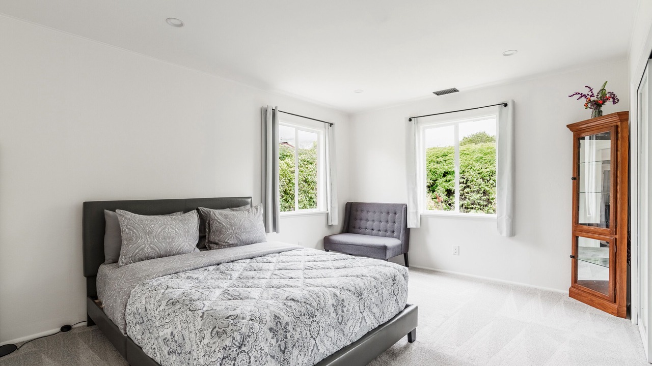 Photo of Bedroom in Toro Canyon