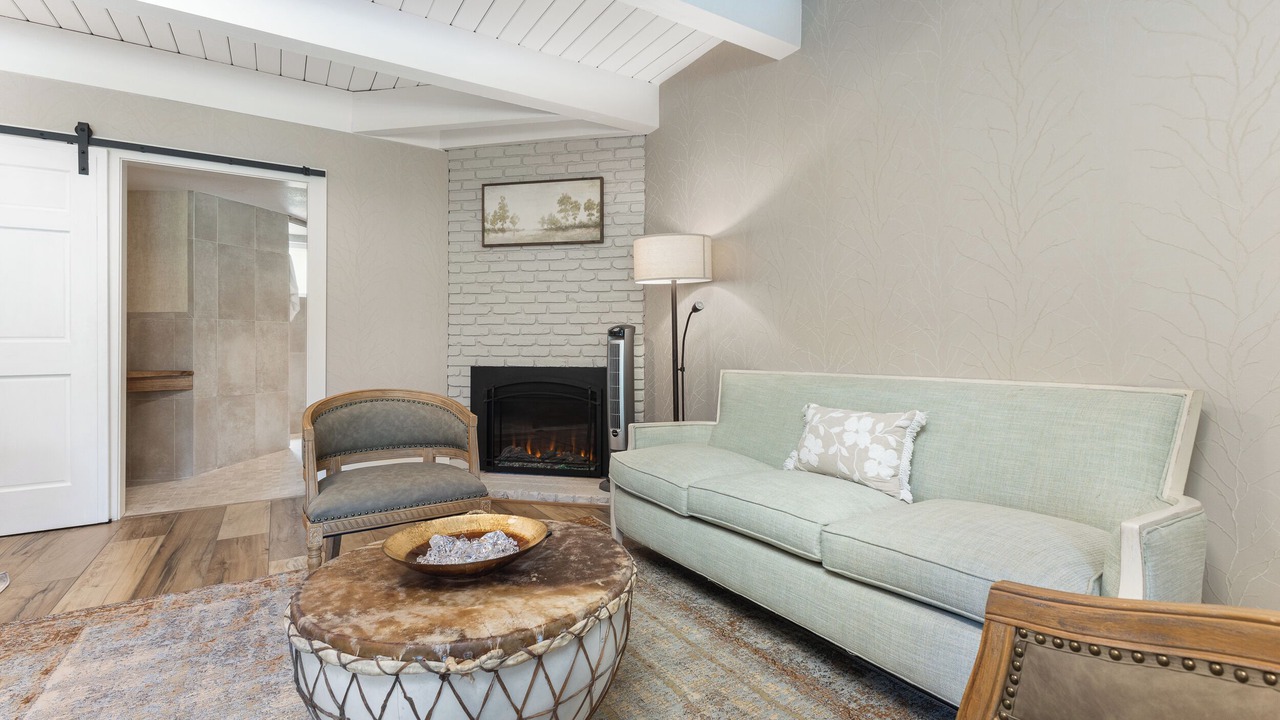 Photo of Livingroom in Springville