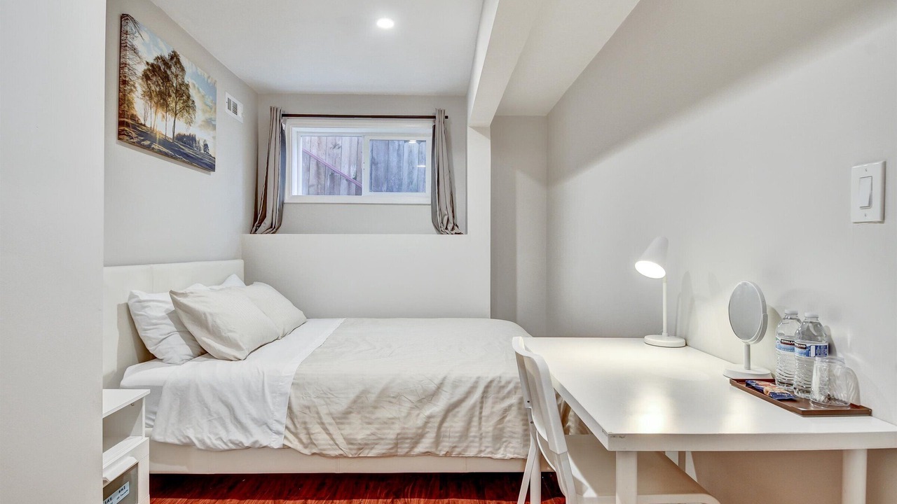Photo of Bedroom in Millbrae