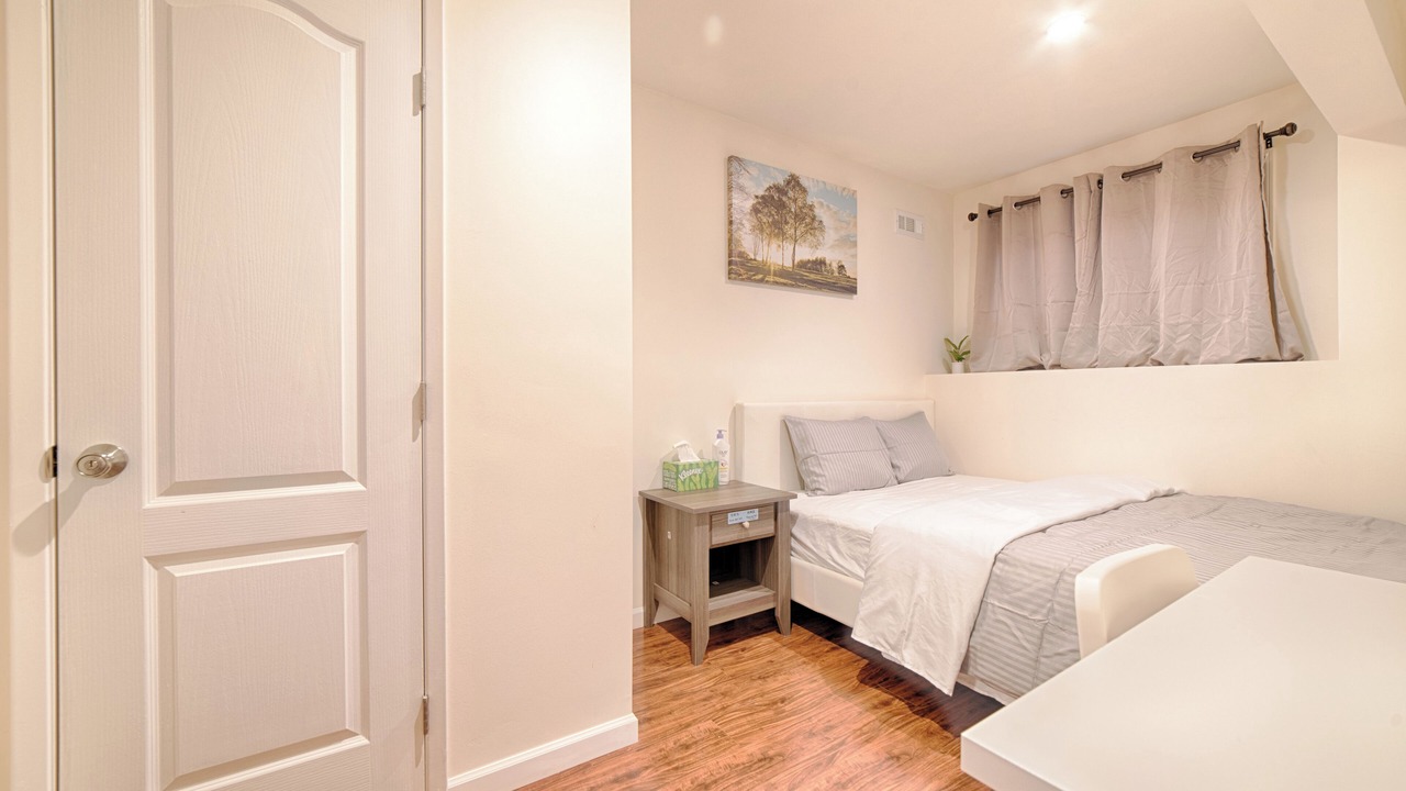 Photo of Bedroom in Millbrae