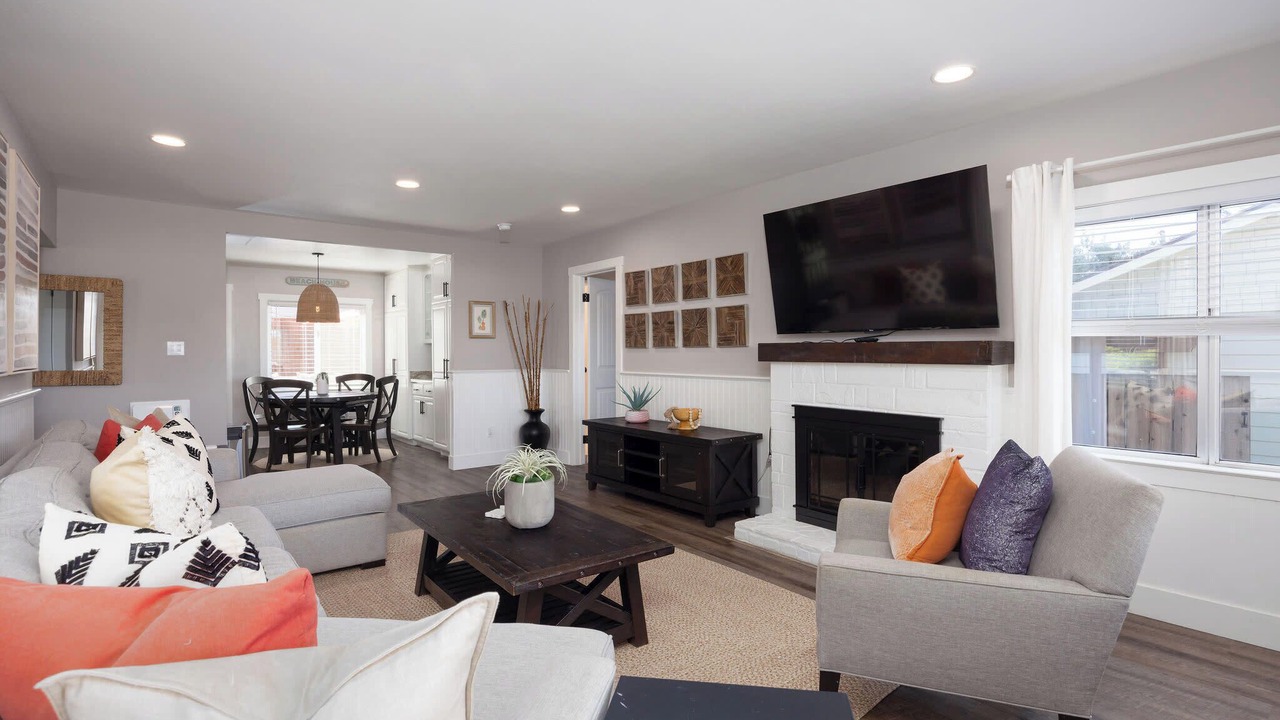 Photo of Livingroom in Montara