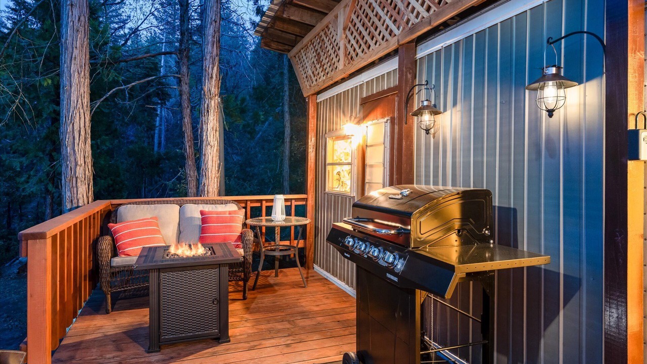 Photo of Patio Balcony in Oakhurst