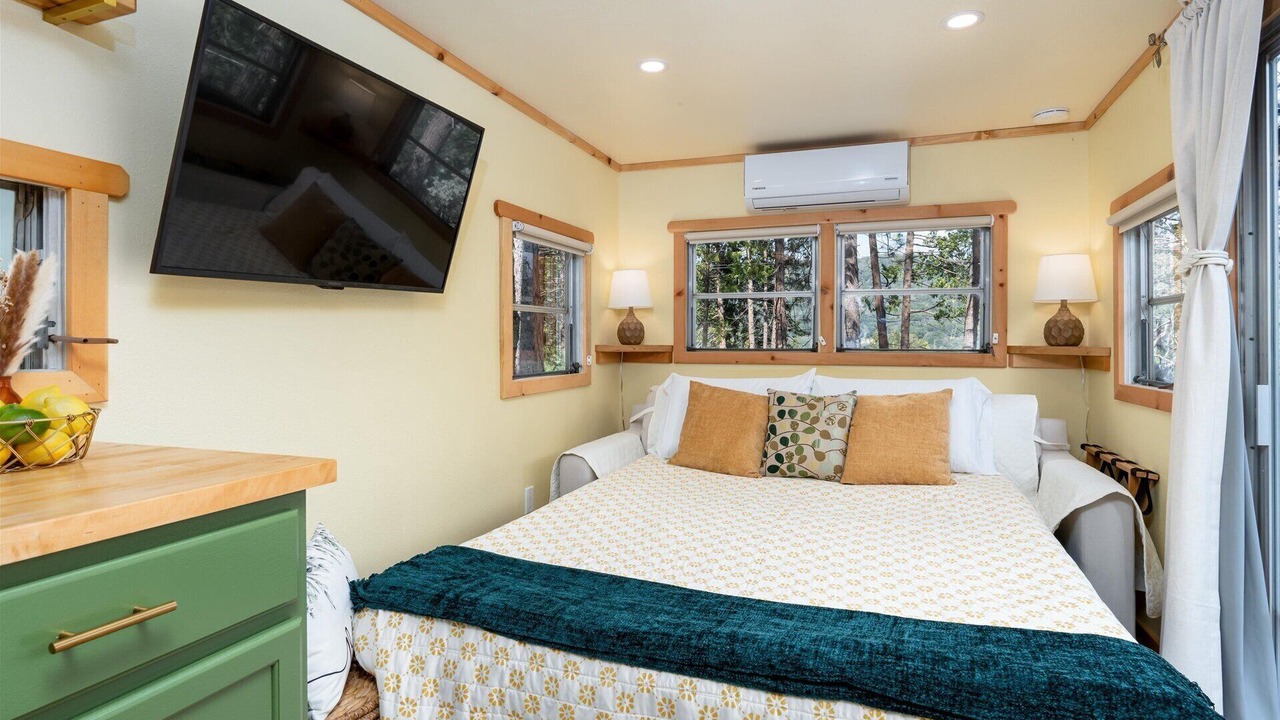 Photo of Bedroom in Oakhurst