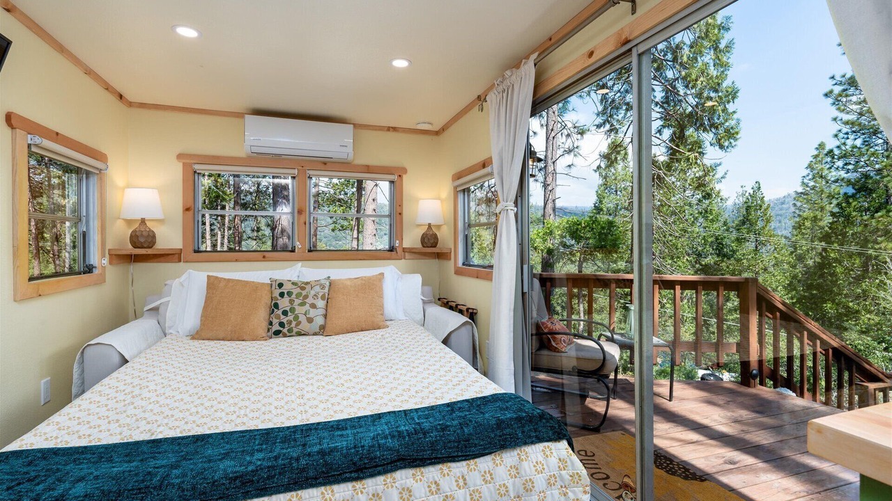 Photo of Bedroom in Oakhurst