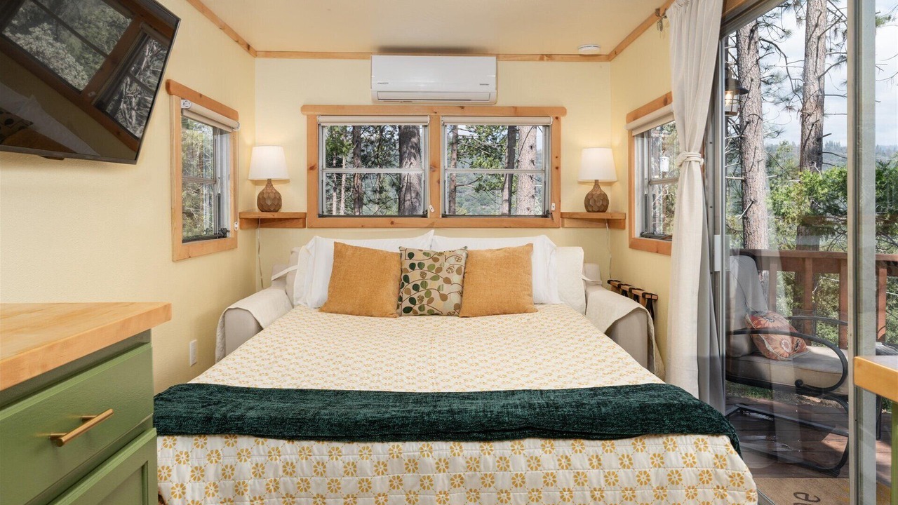 Photo of Bedroom in Oakhurst