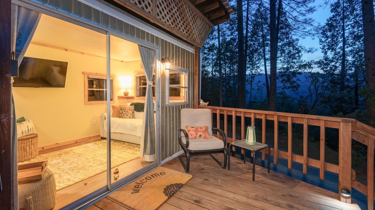 Photo of Patio Balcony in Oakhurst