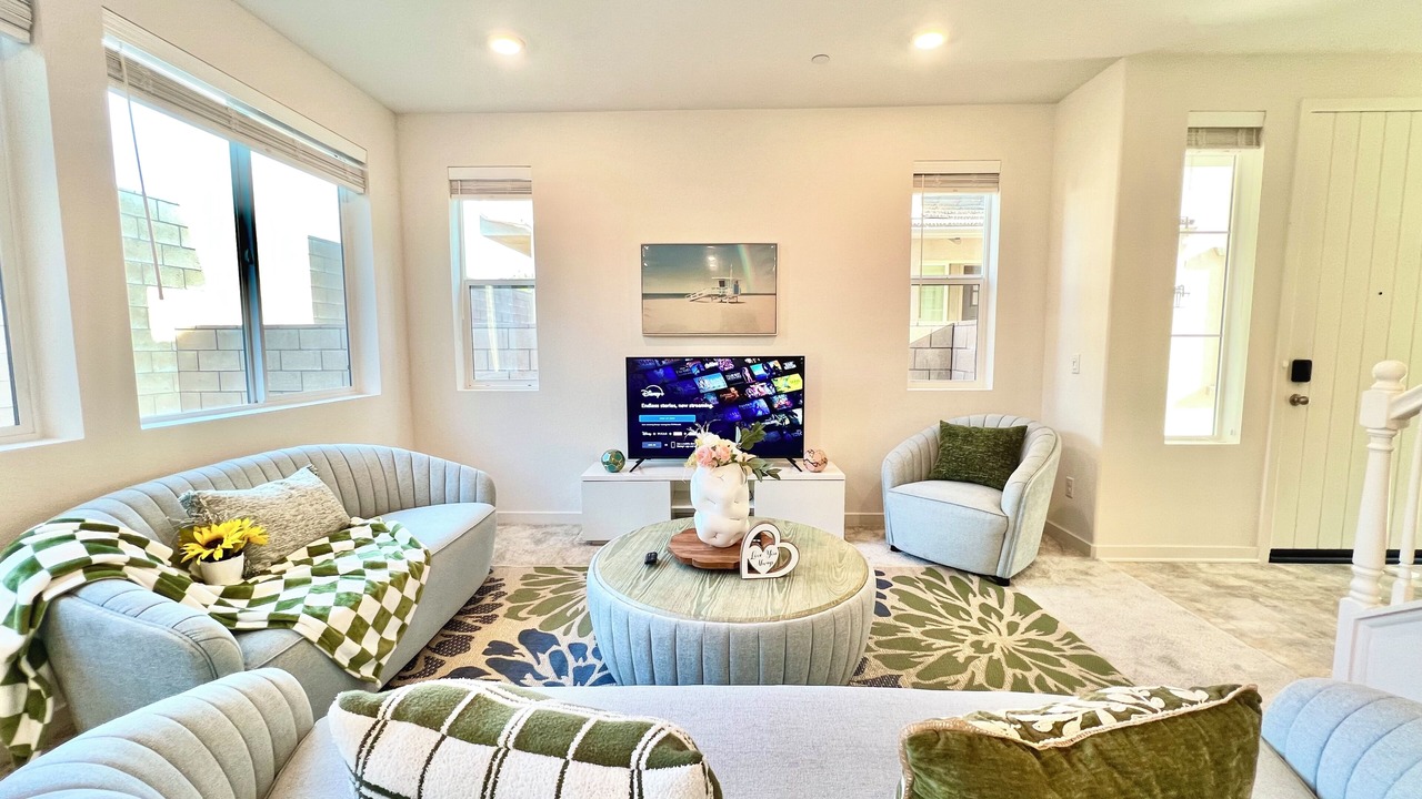 Photo of Livingroom in Westmont