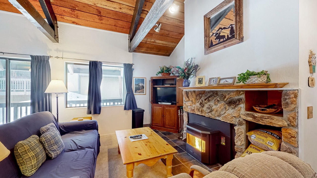 Photo of Livingroom in Majestic Pines
