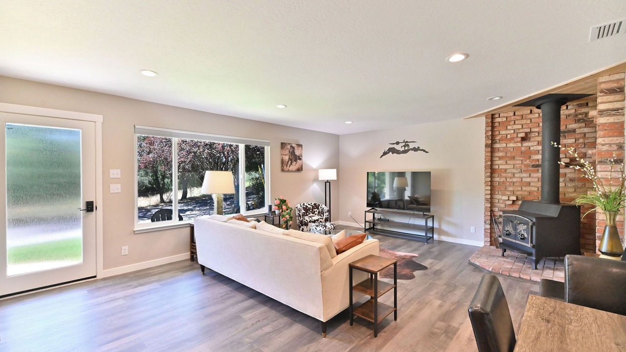 Photo of Livingroom in Altaville