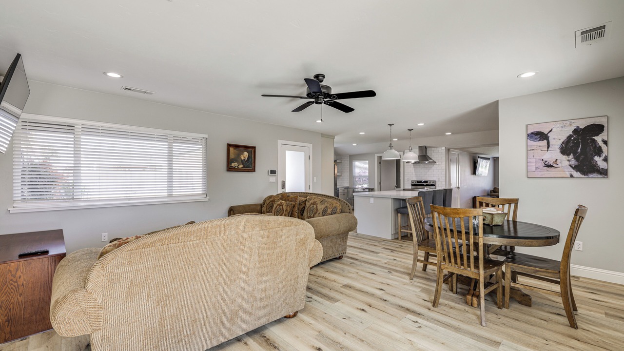 Photo of Livingroom in Hughson
