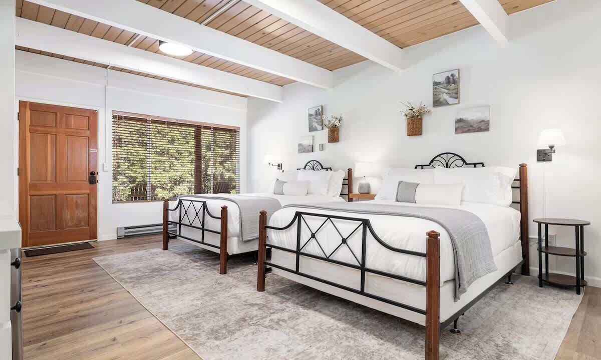 Photo of Bedroom in Springville