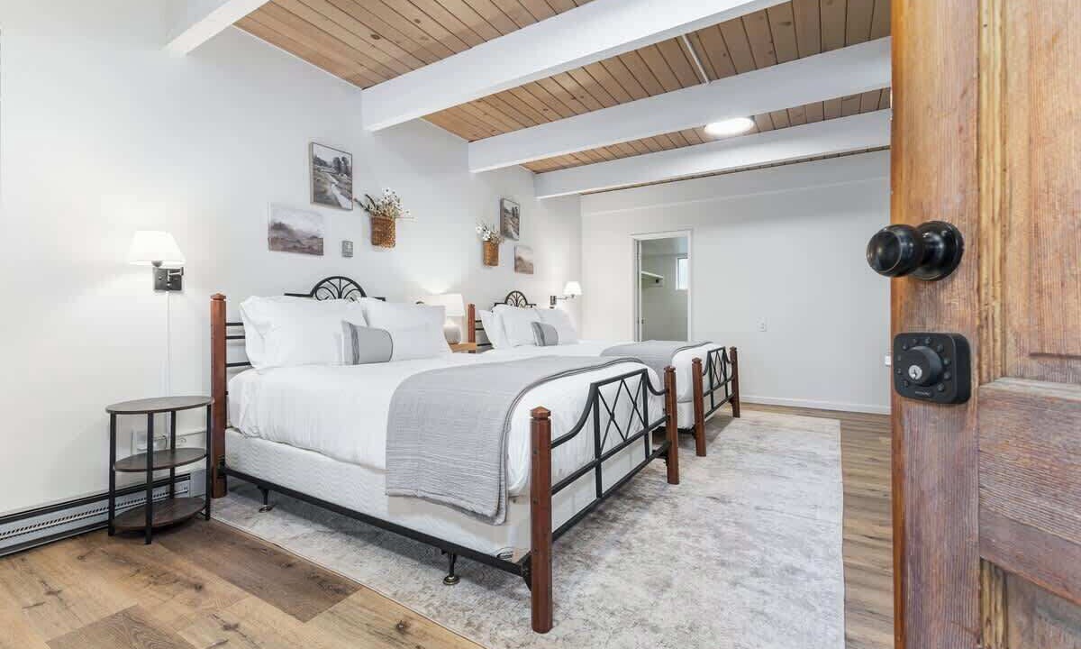 Photo of Bedroom in Springville