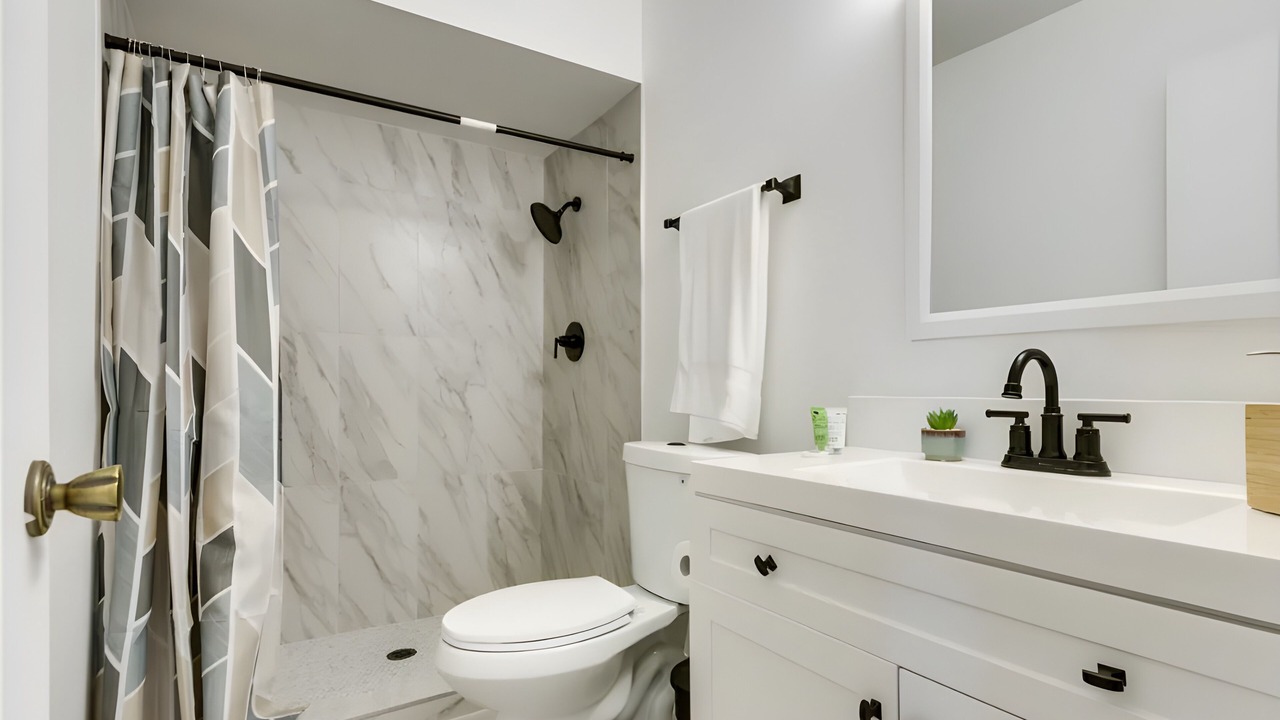 Photo of Bathroom in Ridgecrest