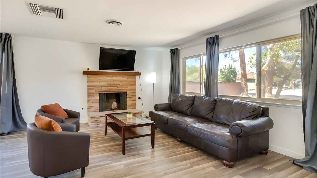Photo of Livingroom in Ridgecrest