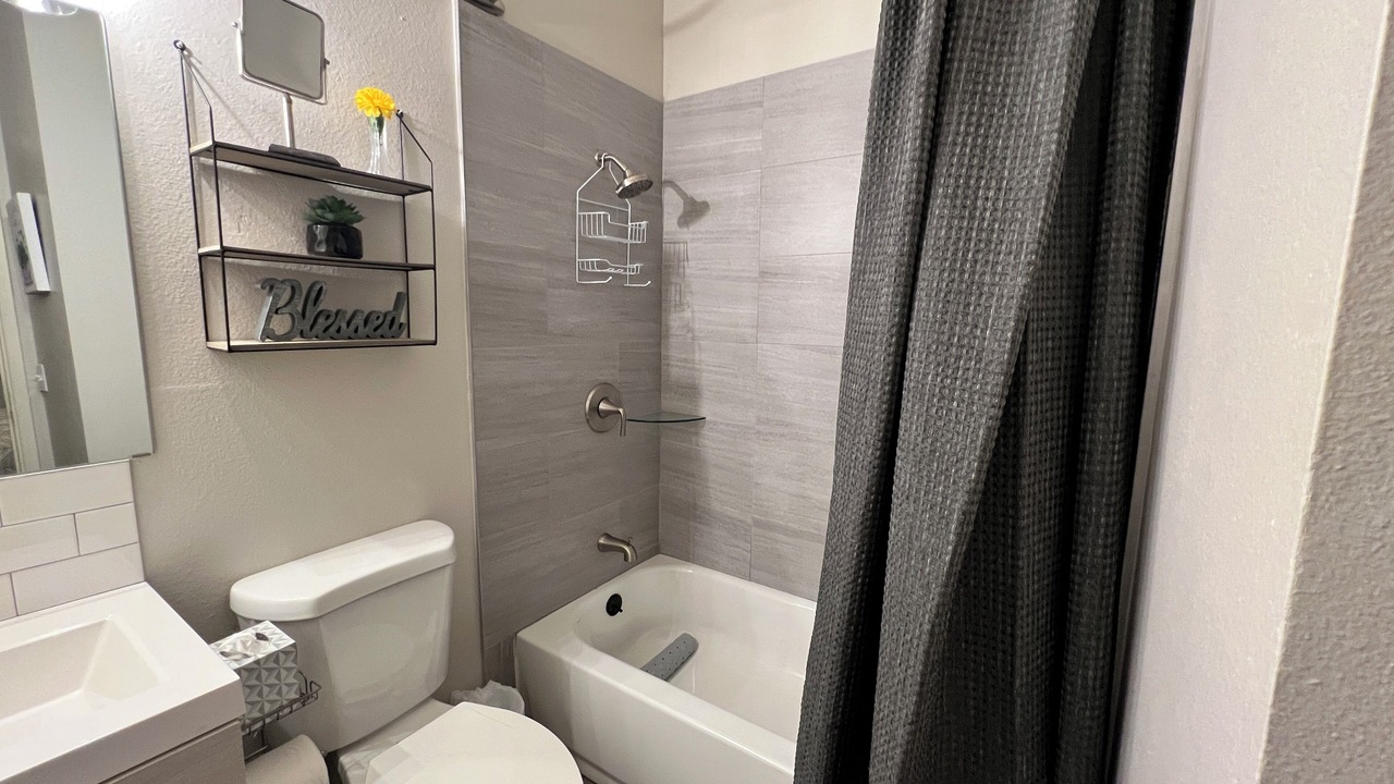 Photo of Bathroom in Hanford