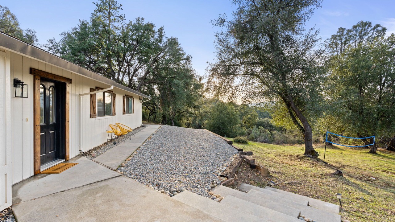 Photo of Outdoor in Oakhurst