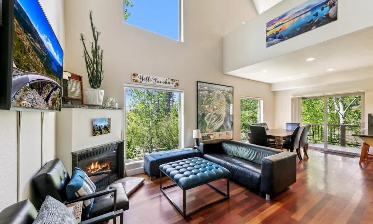 Photo of Livingroom in South Lake Tahoe