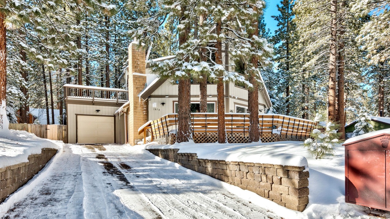 Photo of Outdoor in Pioneer Trail