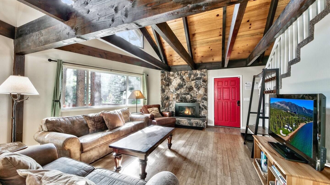 Photo of Livingroom in Pioneer Trail