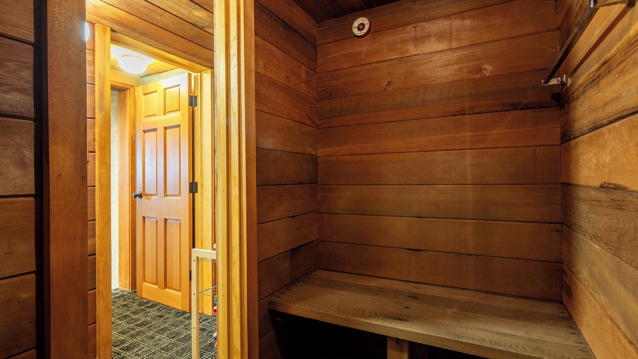 Photo of Bedroom in Lake Forest