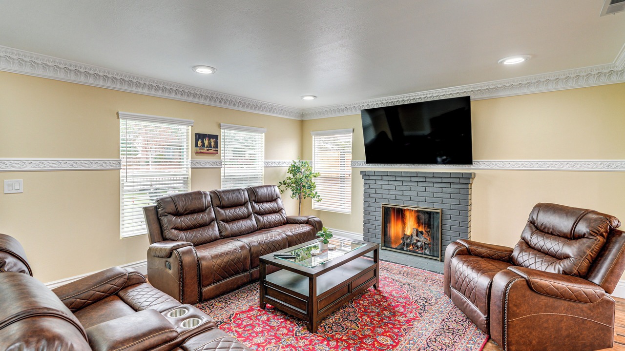 Photo of Livingroom in Del Rey Oaks