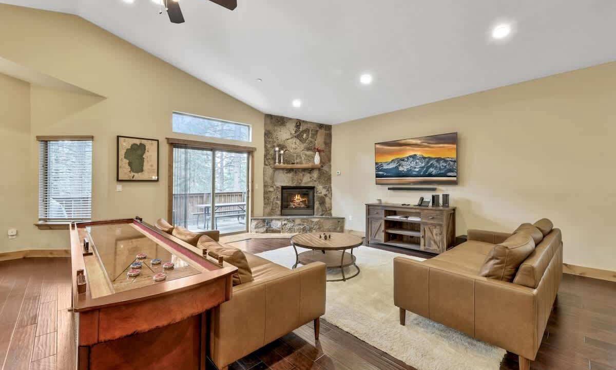Photo of Livingroom in Pioneer Trail